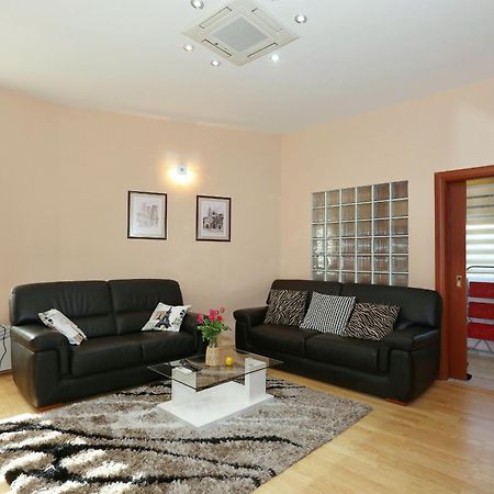 Apartment Ksenija Zara Esterno foto