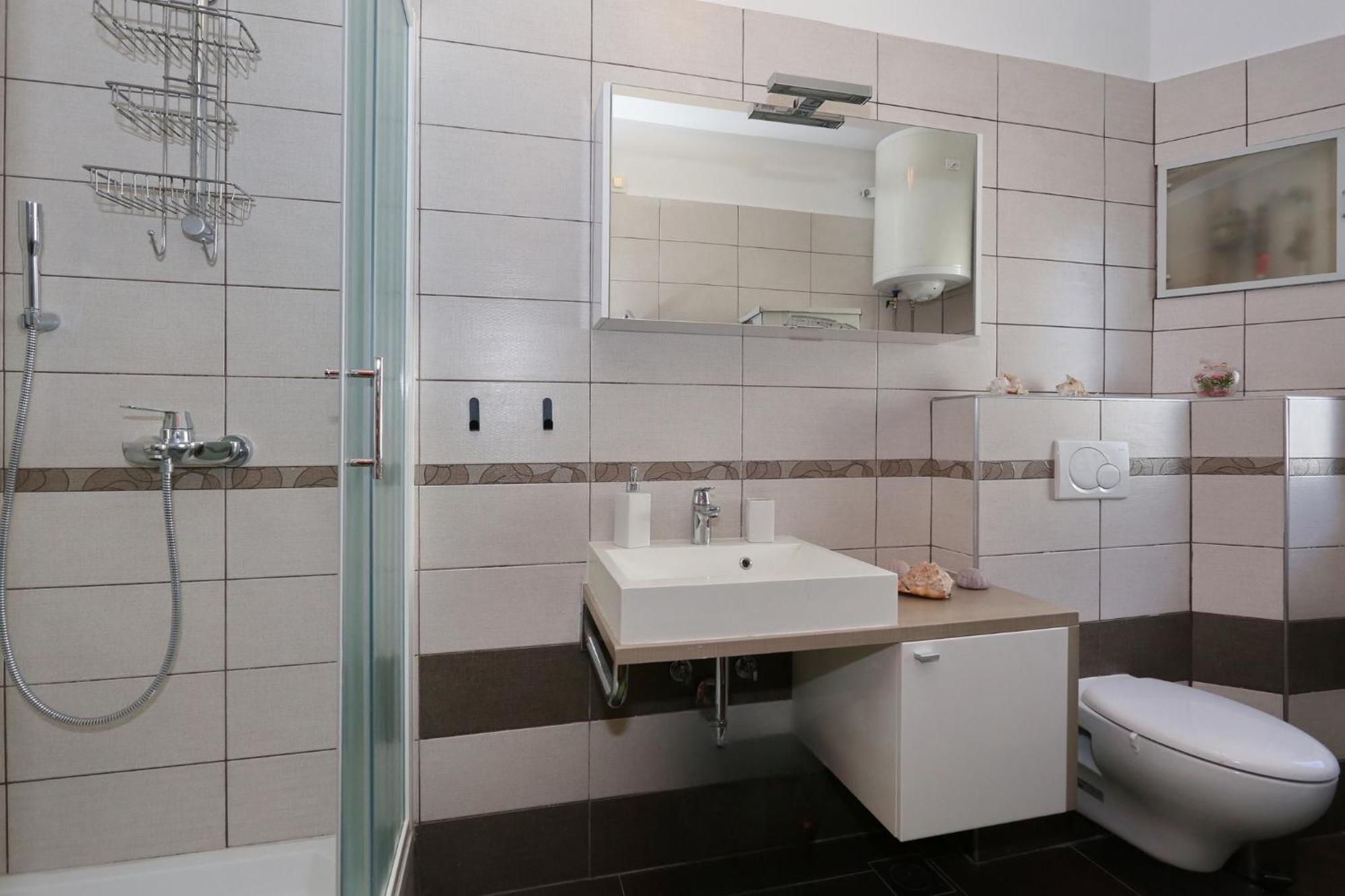 Apartment Ksenija Zara Esterno foto