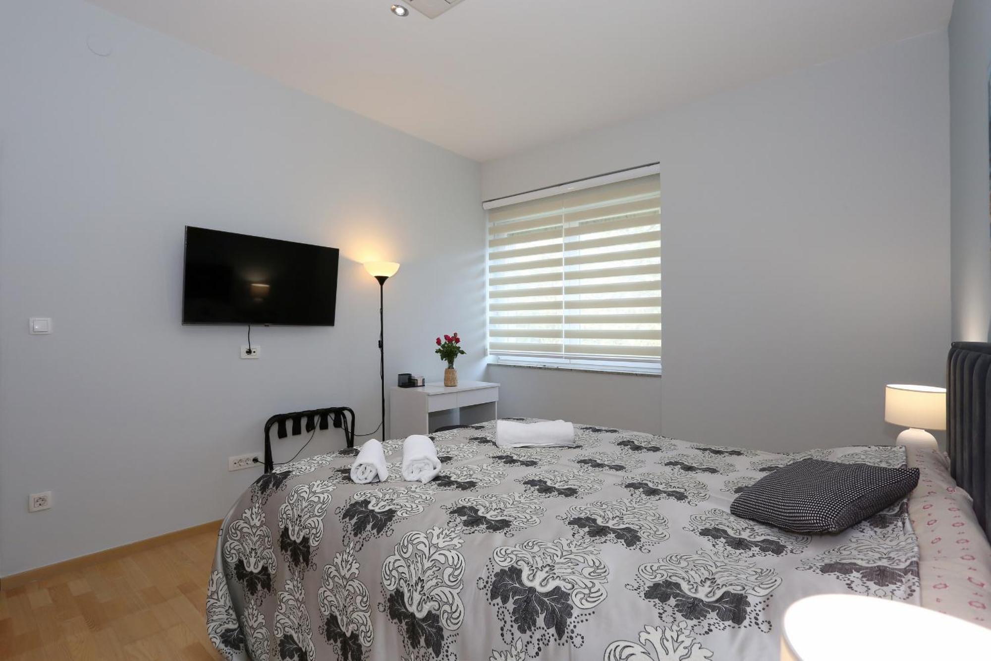 Apartment Ksenija Zara Esterno foto